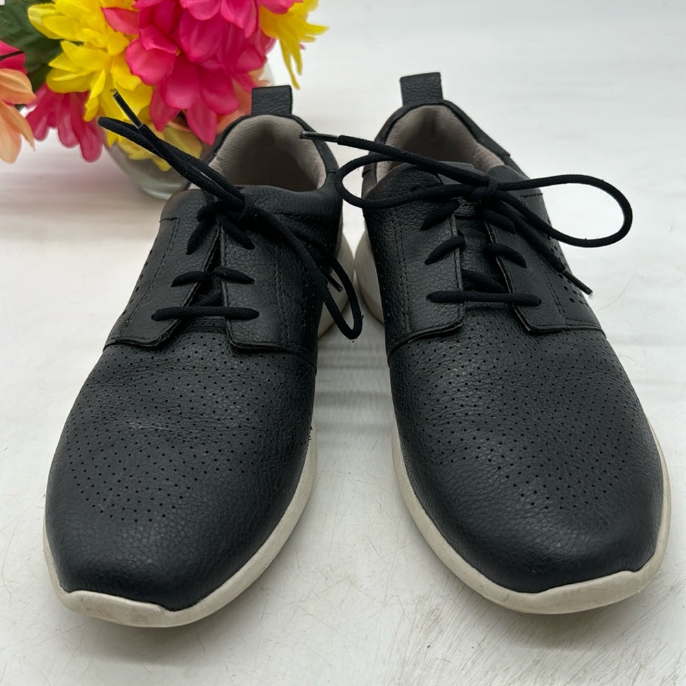 Earth Desire Flux Black Leather Sneakers Size 8.5 SNK5657A
